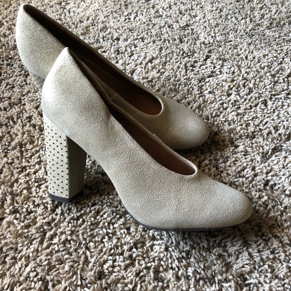 New Studded heel pumps - Picture 7 of 8